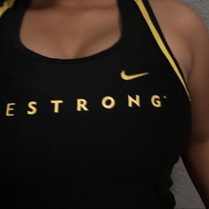 Live strong Nike shirt 😻